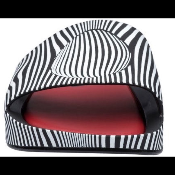 Melissa Beach Slide + Alexandre Herchcovitch - Picture 2 of 9